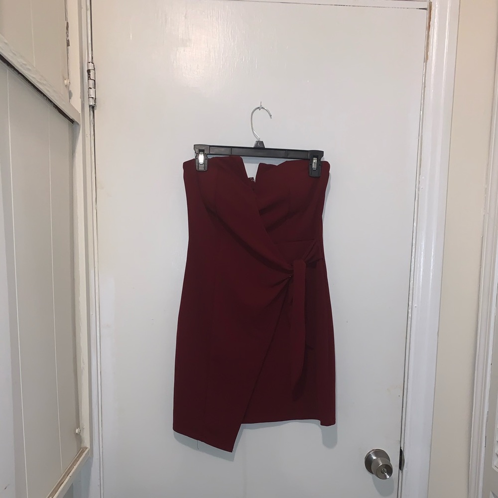 Dresses - Picture 7 of 7